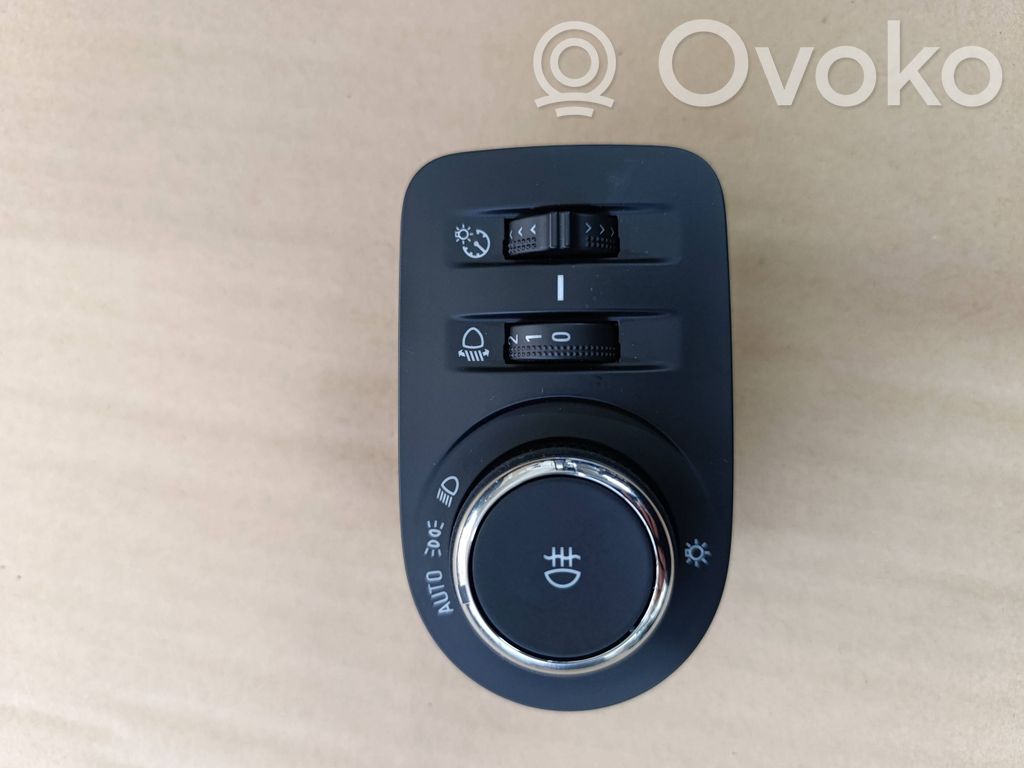 Opel Corsa F Light switch 