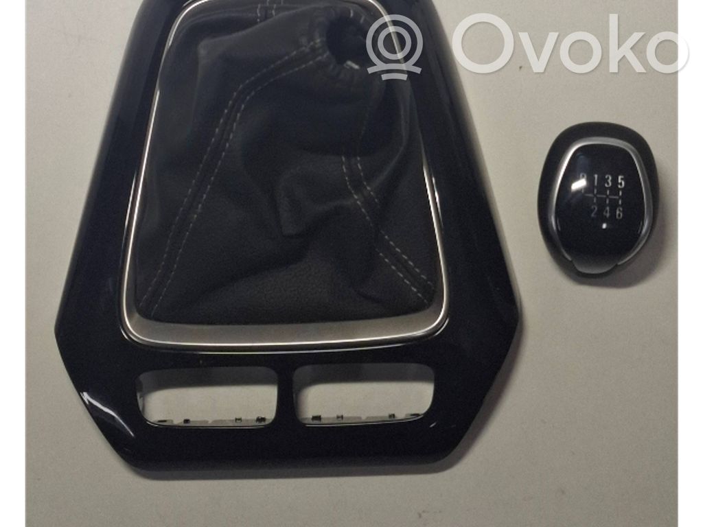 Opel Corsa F Perilla/embellecedor de cuero de la palanca de cambios 