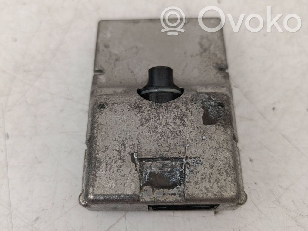 Windshield/windscreen camera   39093426,958834210