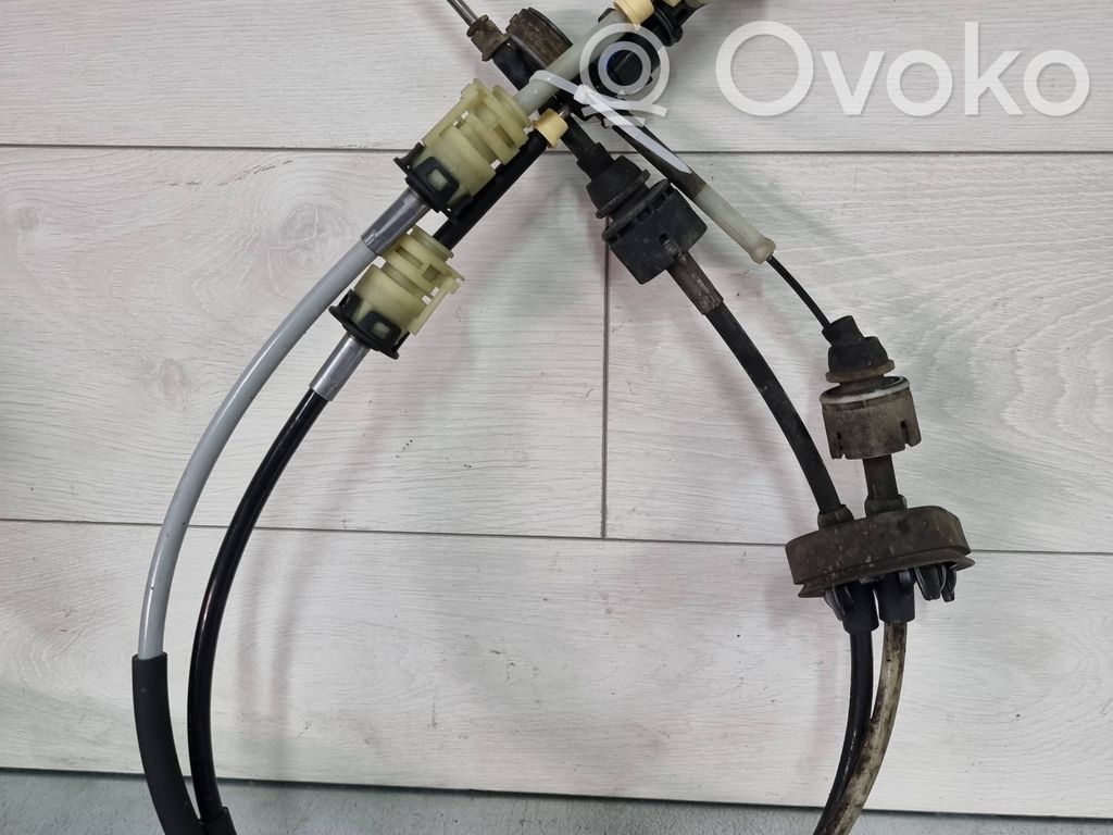 Opel Insignia A Gear shift cable linkage 