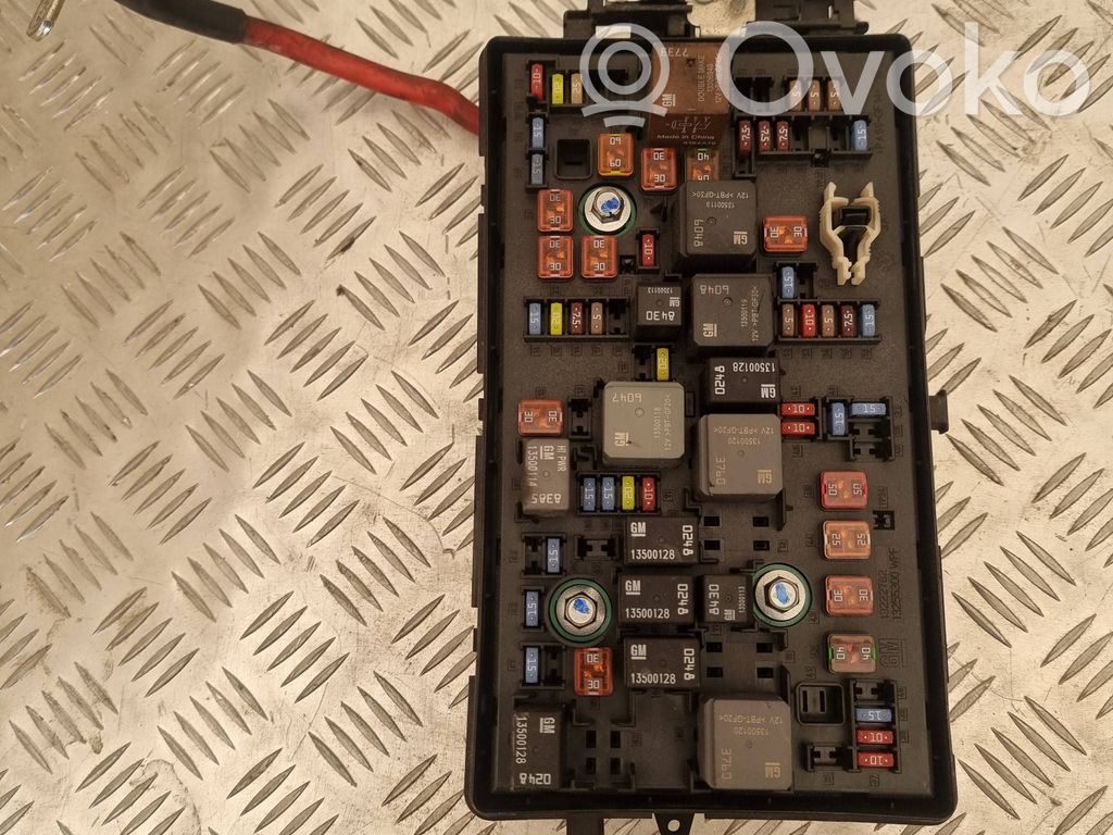 Opel Insignia A Fuse module 