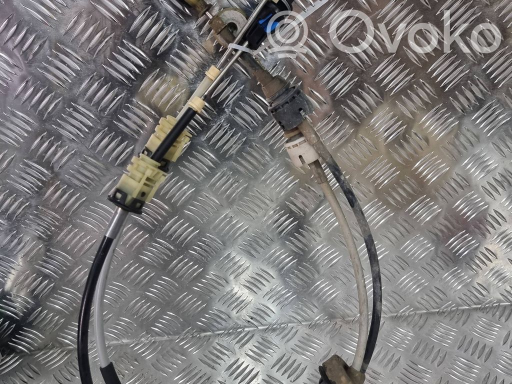 Opel Insignia A Gear shift cable linkage 