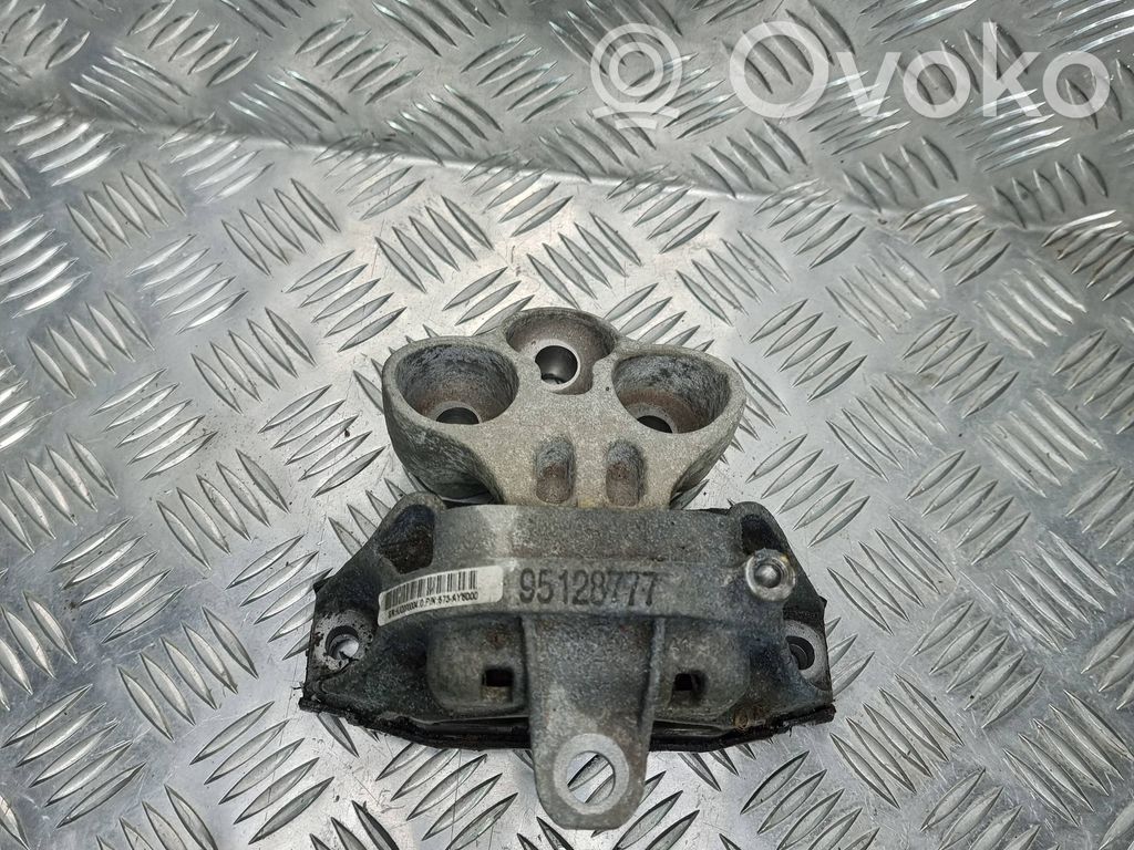 Opel Mokka Engine mount bracket 