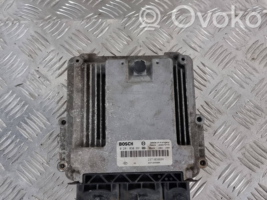 Opel Vivaro Engine control unit/module 