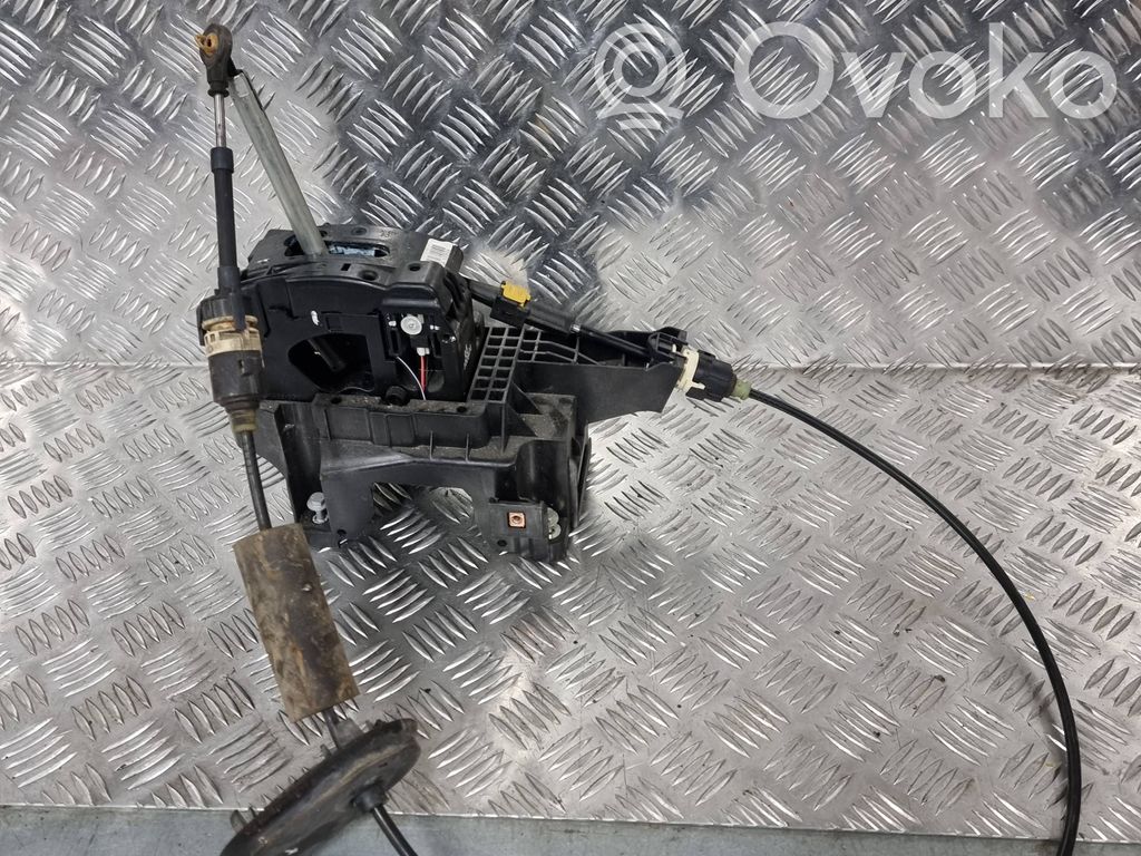 Opel Astra J Gear shift cable linkage 