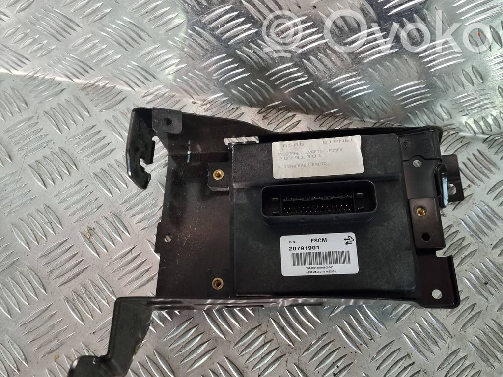 Opel Insignia A Unité de commande / module de pompe à carburant 