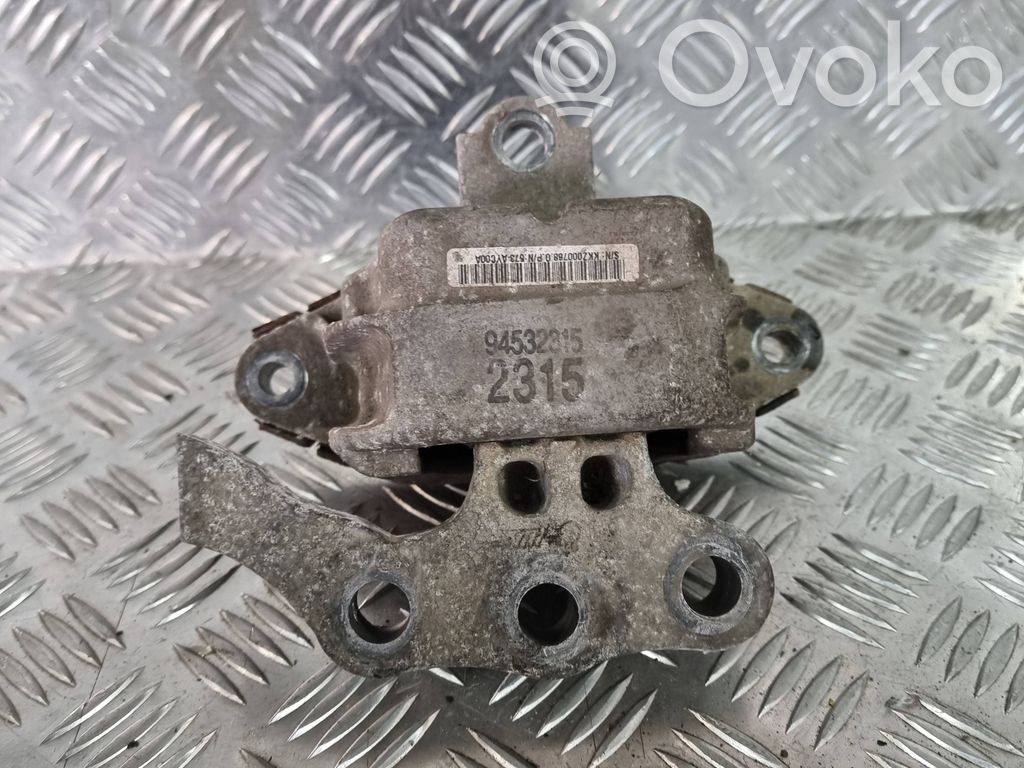 Opel Mokka X Engine mount bracket 