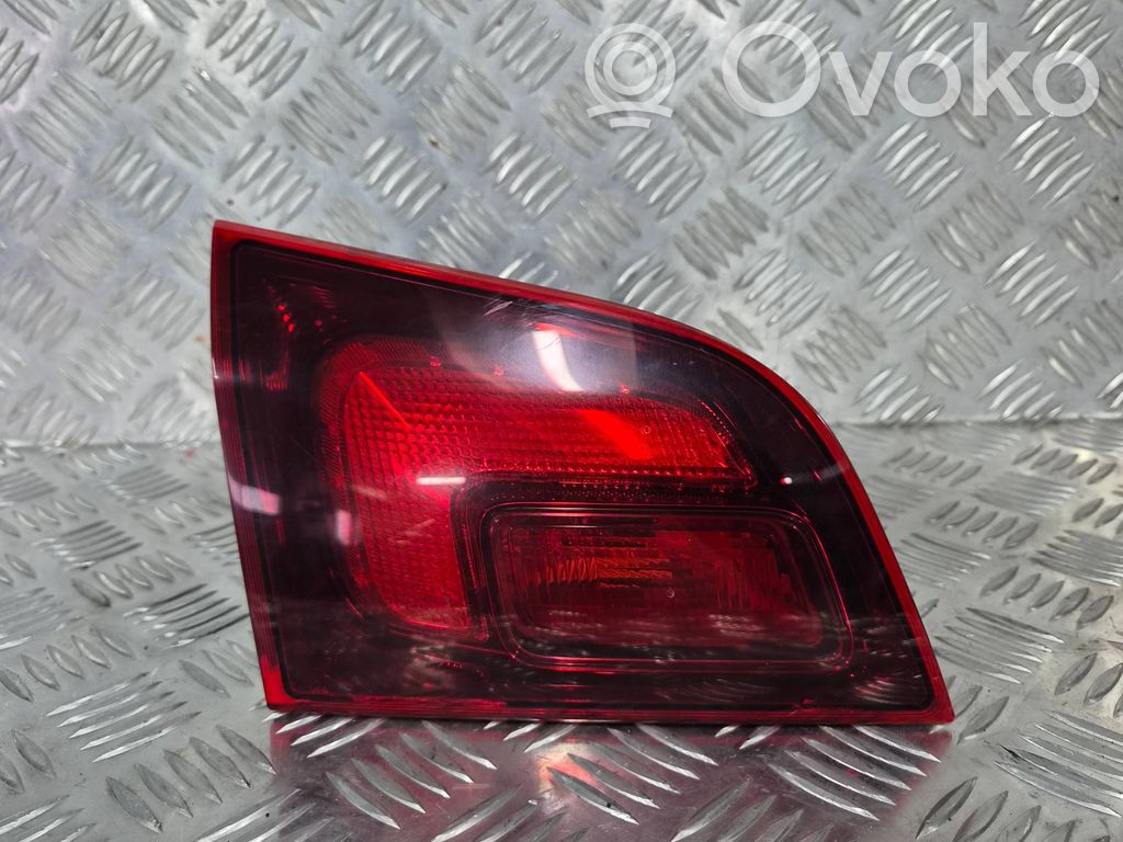 Opel Astra J Takaluukun takavalot 
