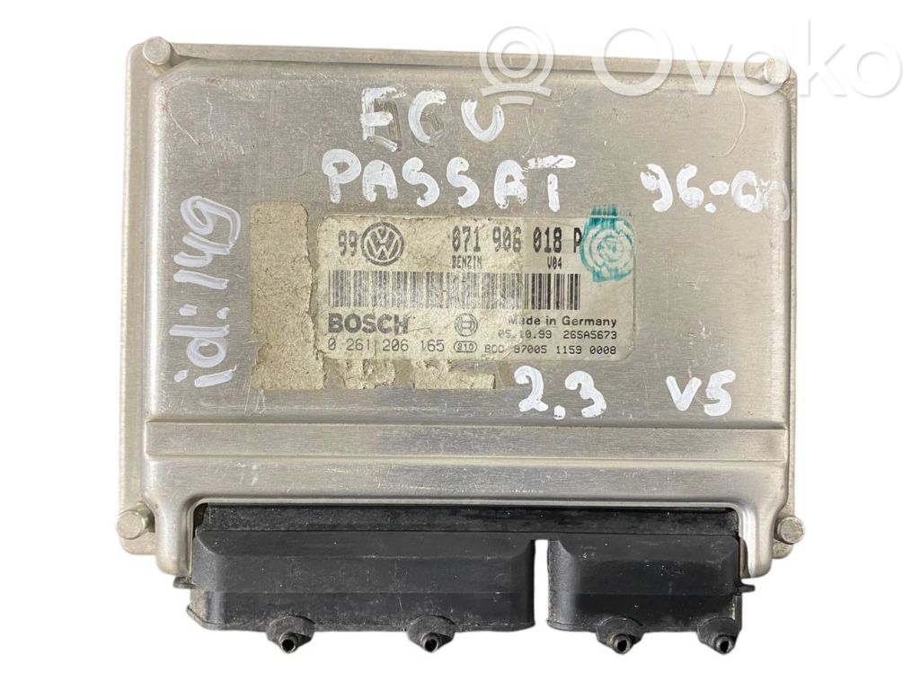 Engine control unit/module   071906018R,26SA5673,0261206165