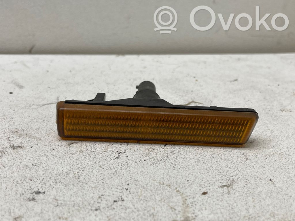 BMW 7 E38 Seitenblinker 