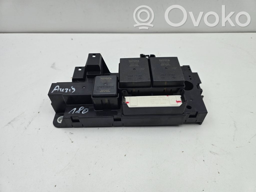Toyota Auris E180 Releen moduulikiinnike 