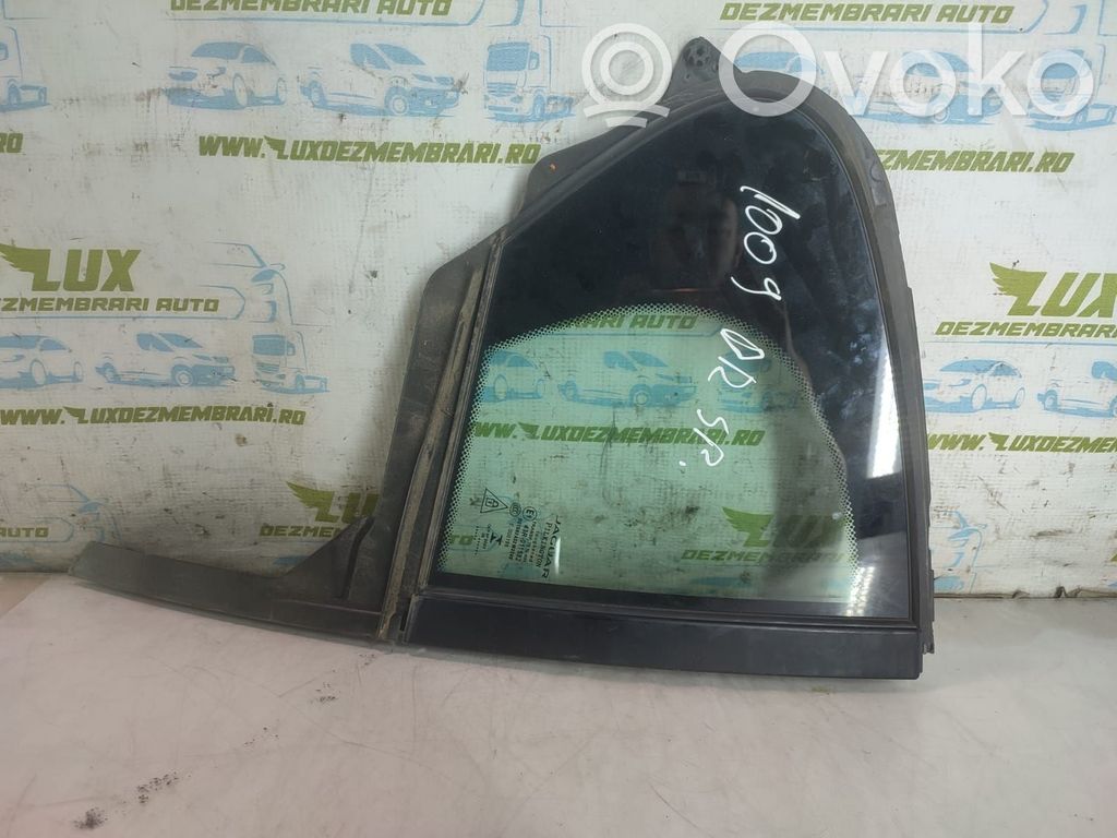Jaguar XE Ventanilla de ventilación de la puerta trasera 