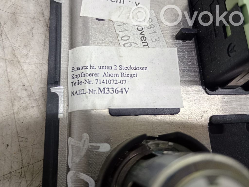 12V Steckdose vorne   714107207