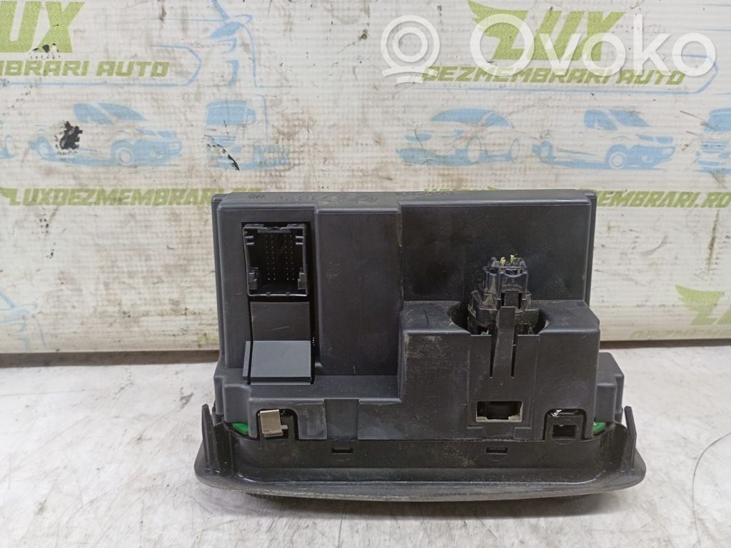 Air conditioning (A/C) switch   E09374