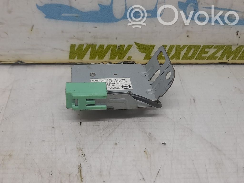 Mazda CX-3 Antenna control unit 
