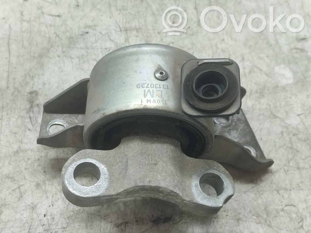 Engine mount bracket   13130739