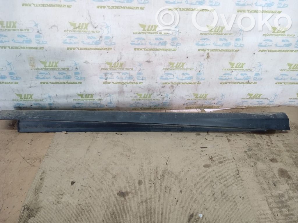 Front sill (body part)