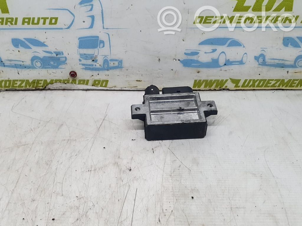 BMW 3 E90 E91 Kvēlsveču relejs 