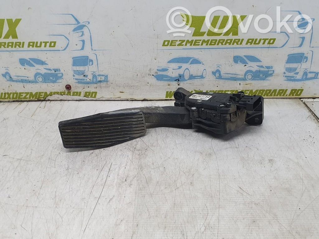 Accelerator throttle pedal   9186724