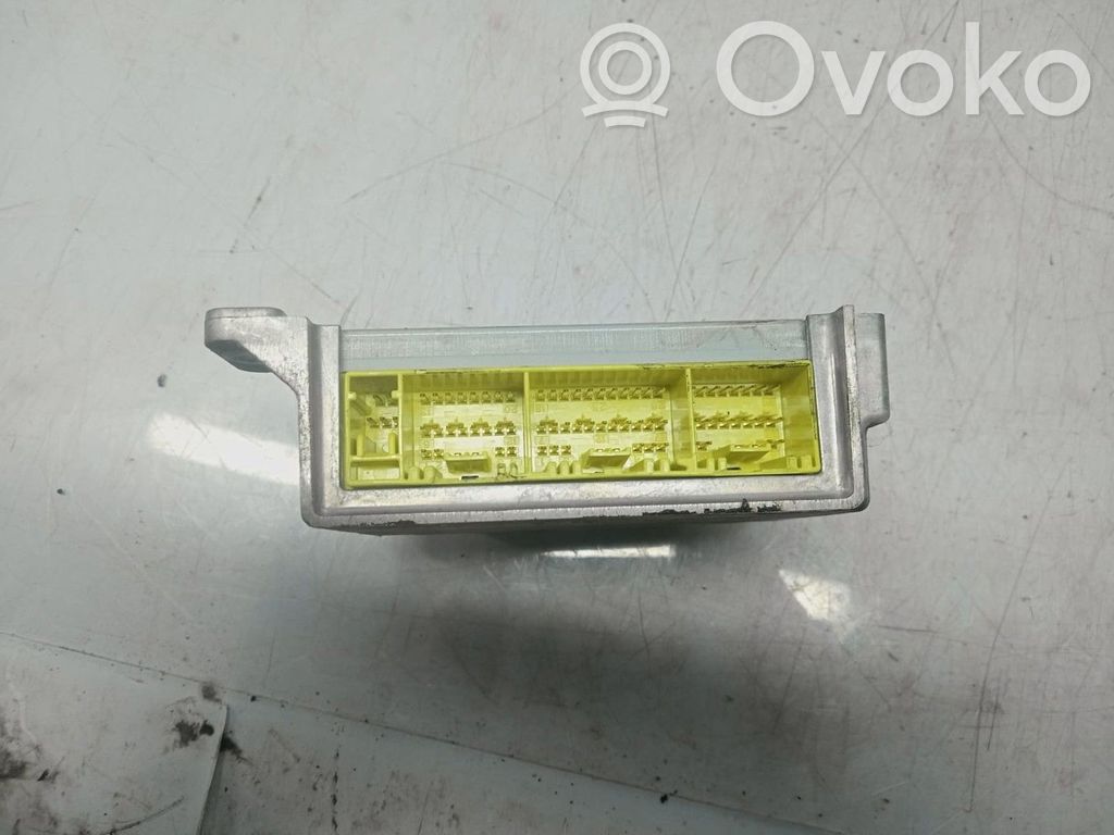 Mitsubishi Pajero Sterownik / Moduł Airbag 