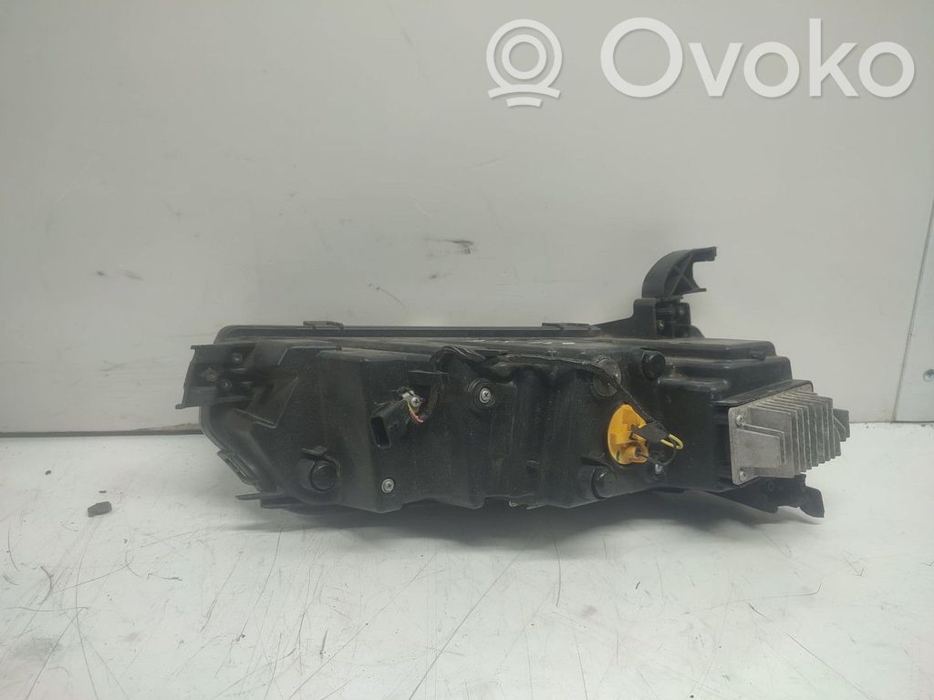Phare frontale   266052417R