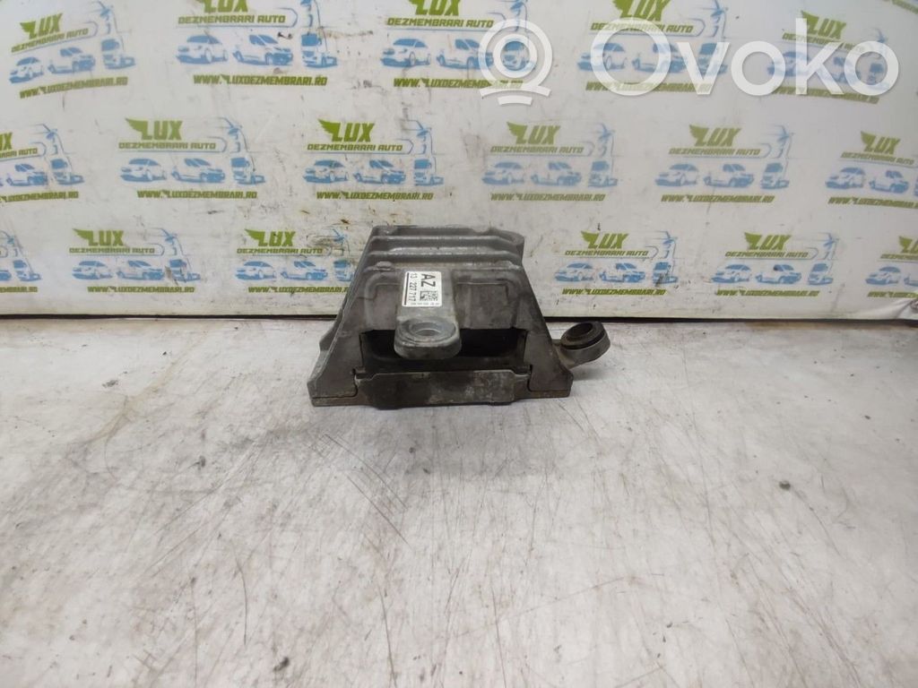 Opel Insignia A Engine mounting bracket 