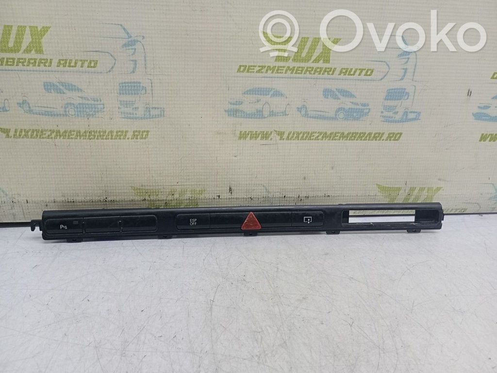 Audi A8 S8 D3 4E Botón interruptor de luz de peligro 
