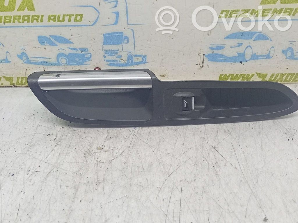 Electric window control switch   CV44S26690CA