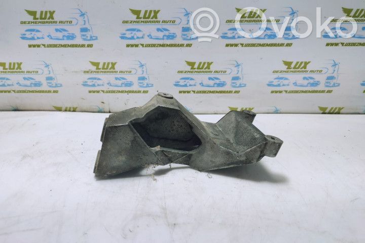 Skoda Octavia Mk1 (1U) Engine mounting bracket 