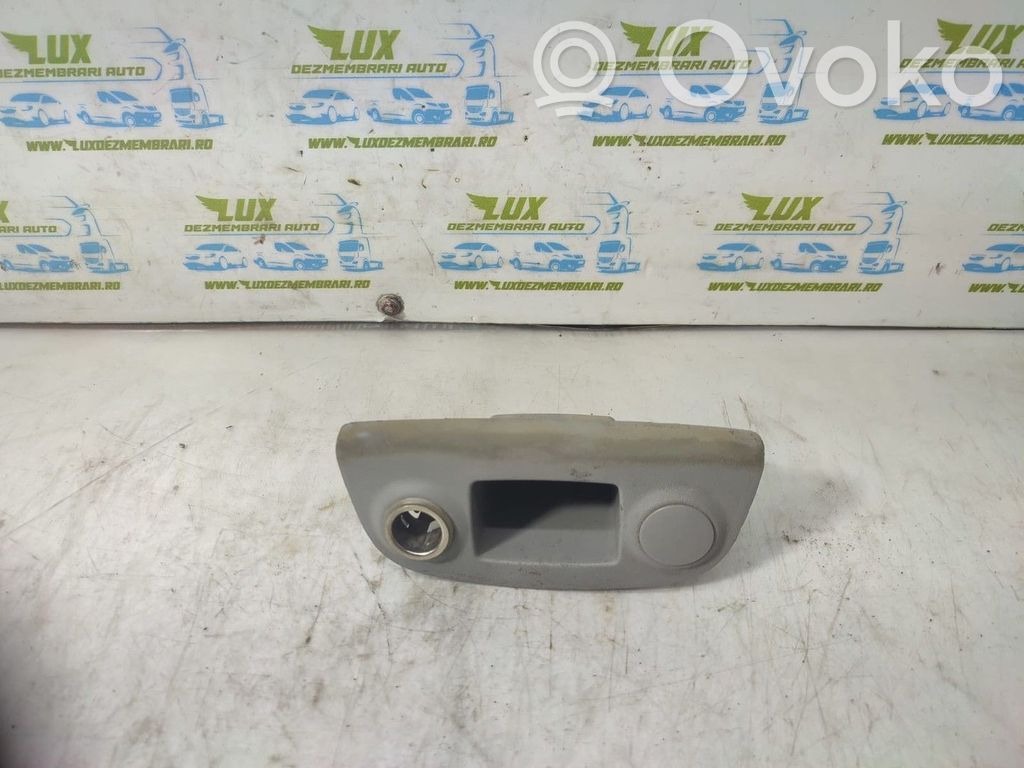 Hyundai Accent Peleninė panelėje 
