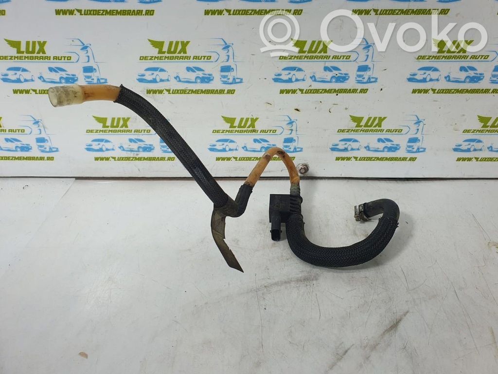 BMW 1 E81 E87 Fuel line pipe 