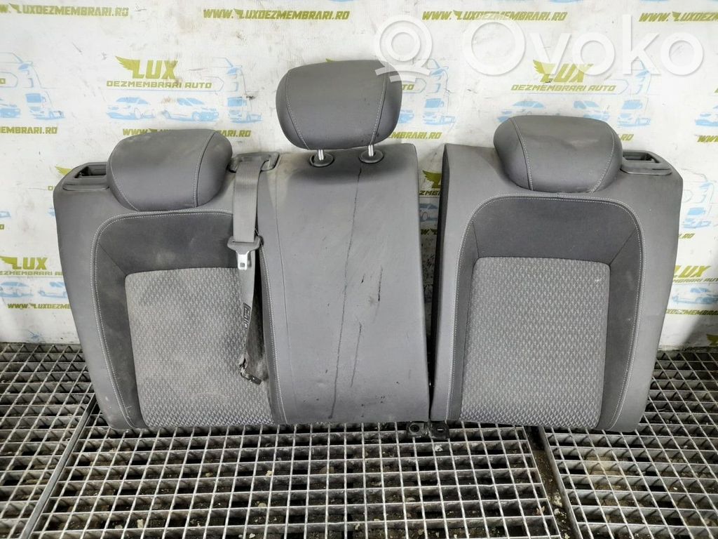 Opel Astra J Takaistuin 