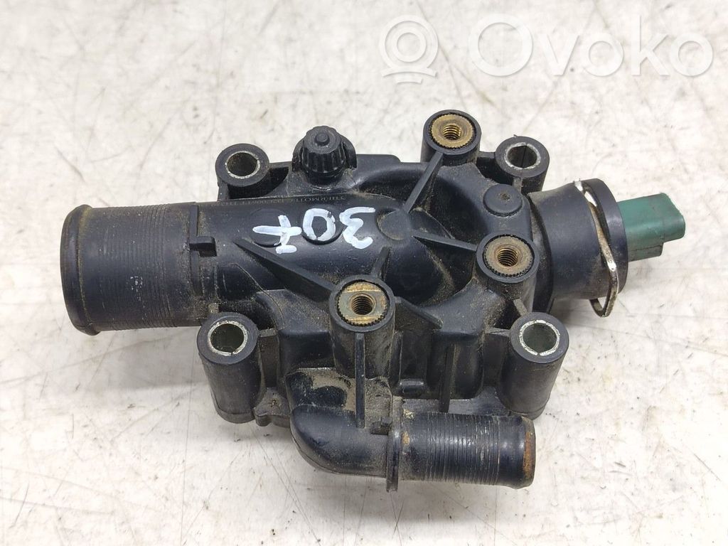 Peugeot 206 Obudowa termostatu 