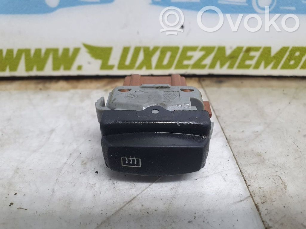 Dacia Duster Front windscreen/windshield window 