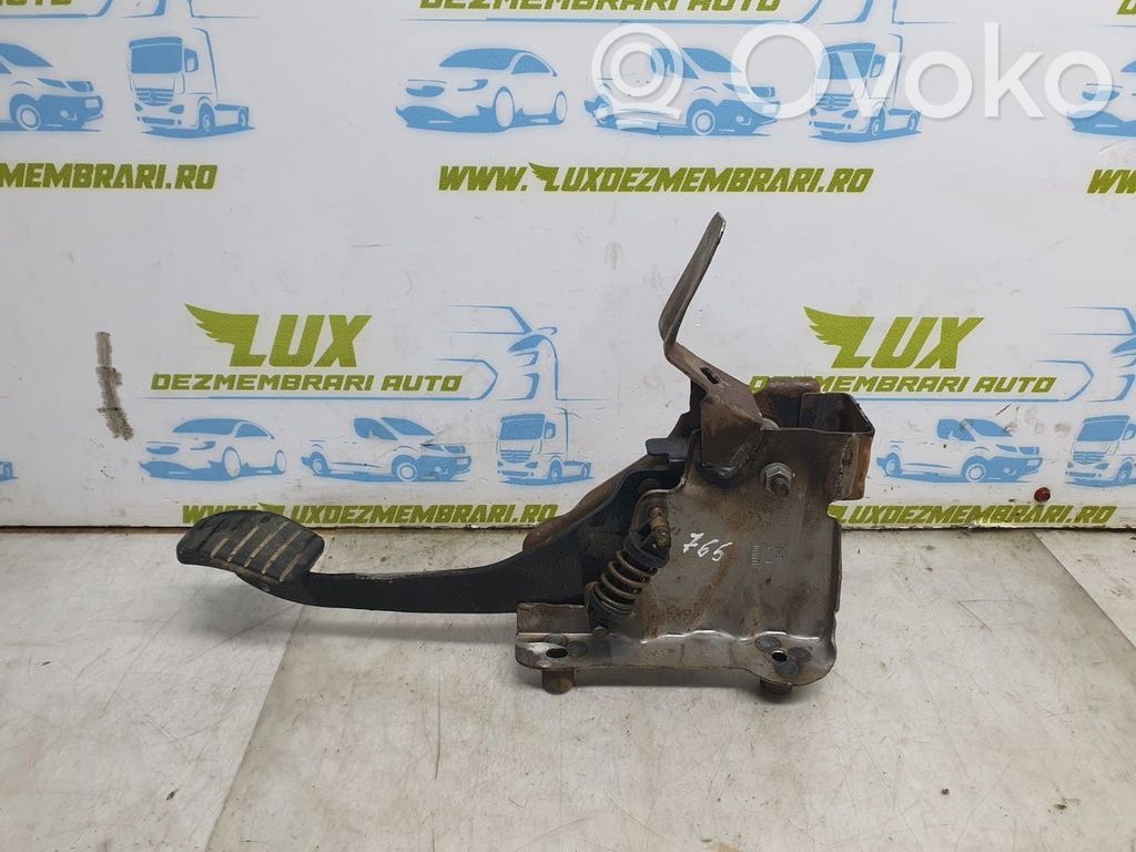 Dacia Lodgy Pédale d'embrayage 