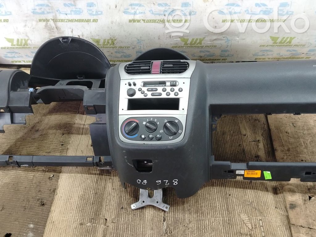 Opel Corsa C Dashboard 