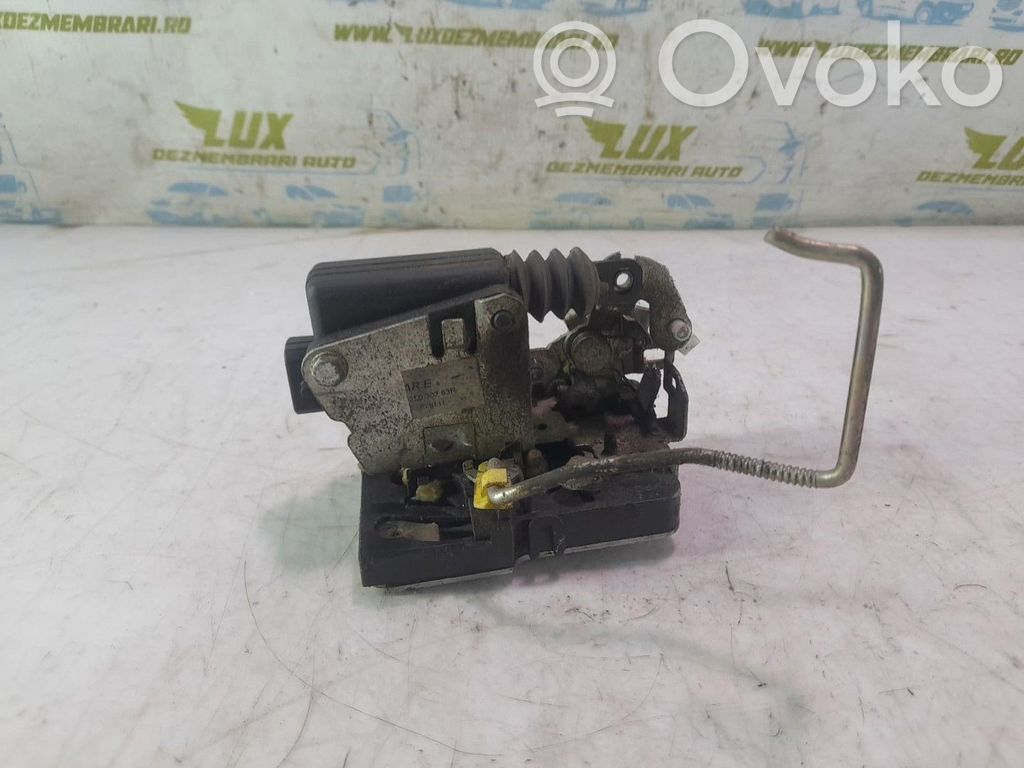 Dacia Duster Rear door lock 