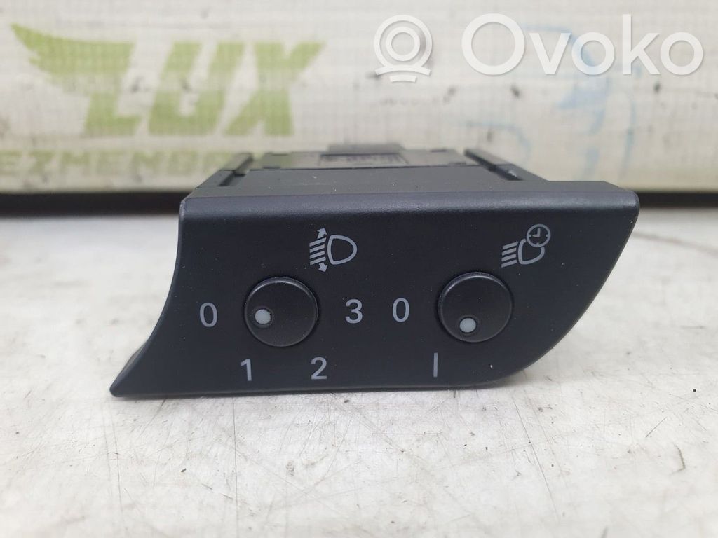 Seat Exeo (3R) Headlight level height control switch 