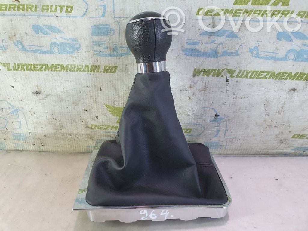 Volkswagen PASSAT B6 Rivestimento in pelle/manopola della leva del cambio 