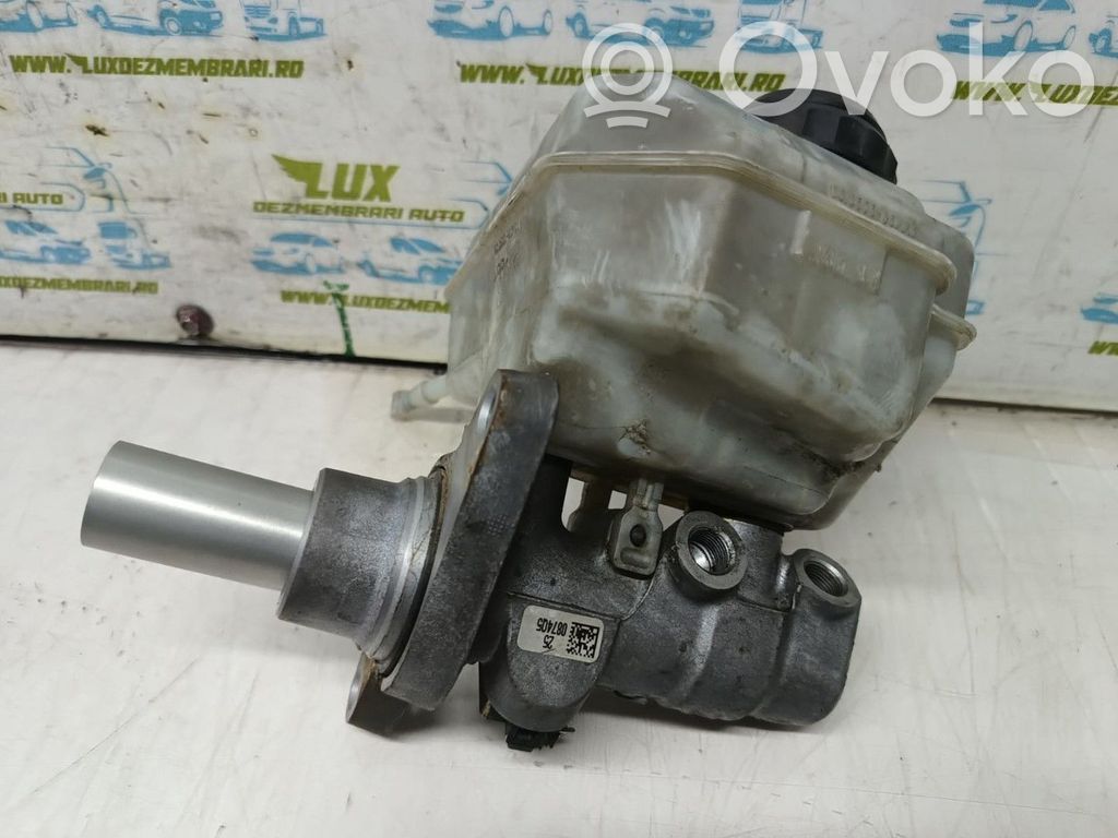 Volkswagen PASSAT B7 Pompă centrală de frână 