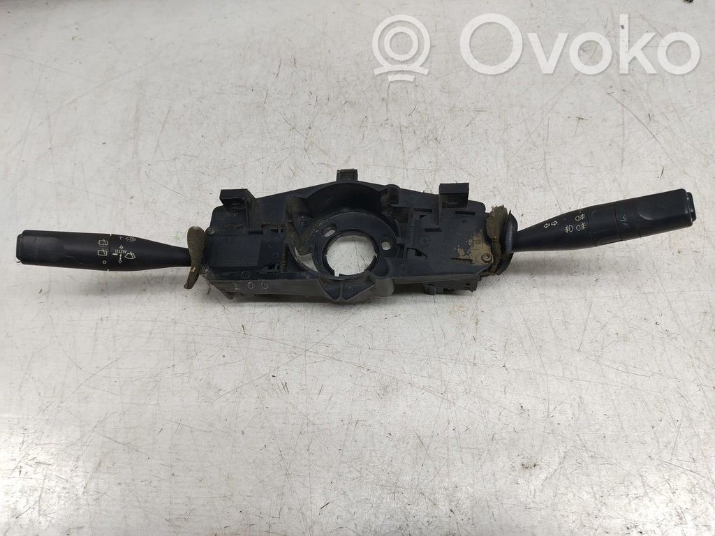 Peugeot 206 Boutons / interrupteurs volant