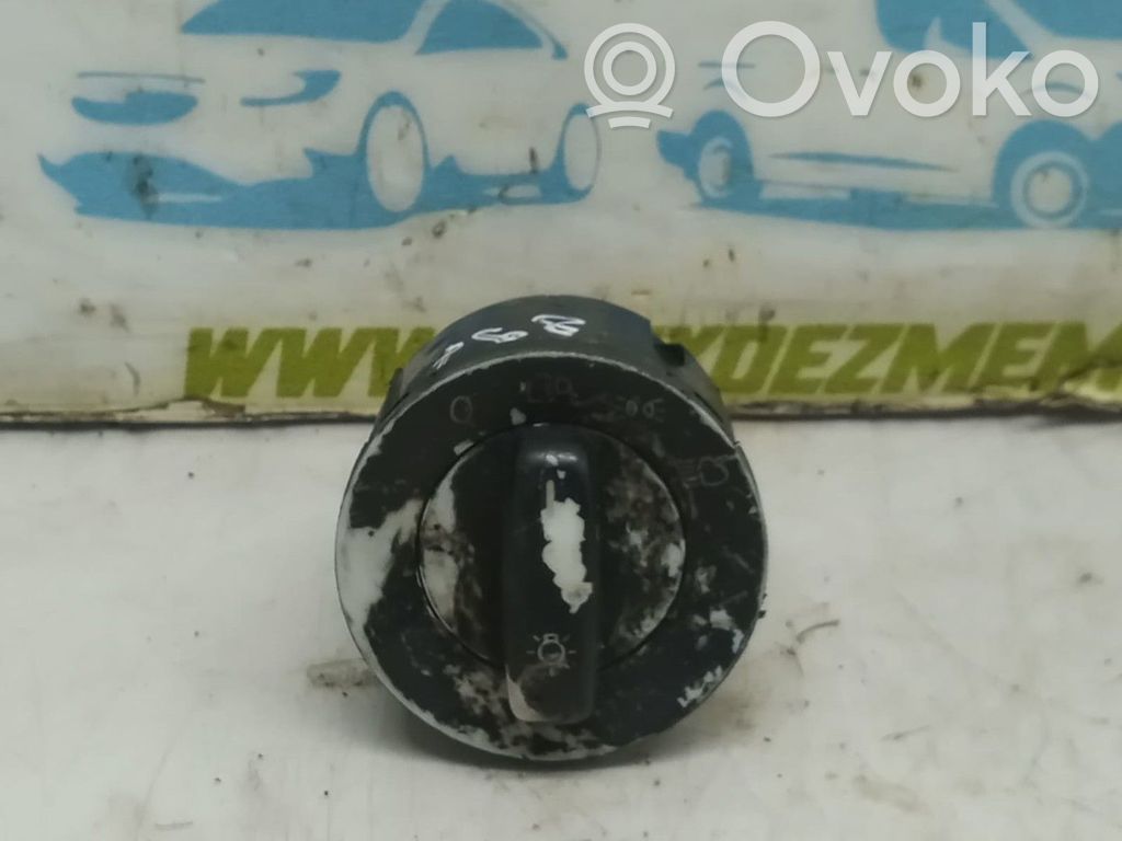 Volkswagen Golf V Valokatkaisija