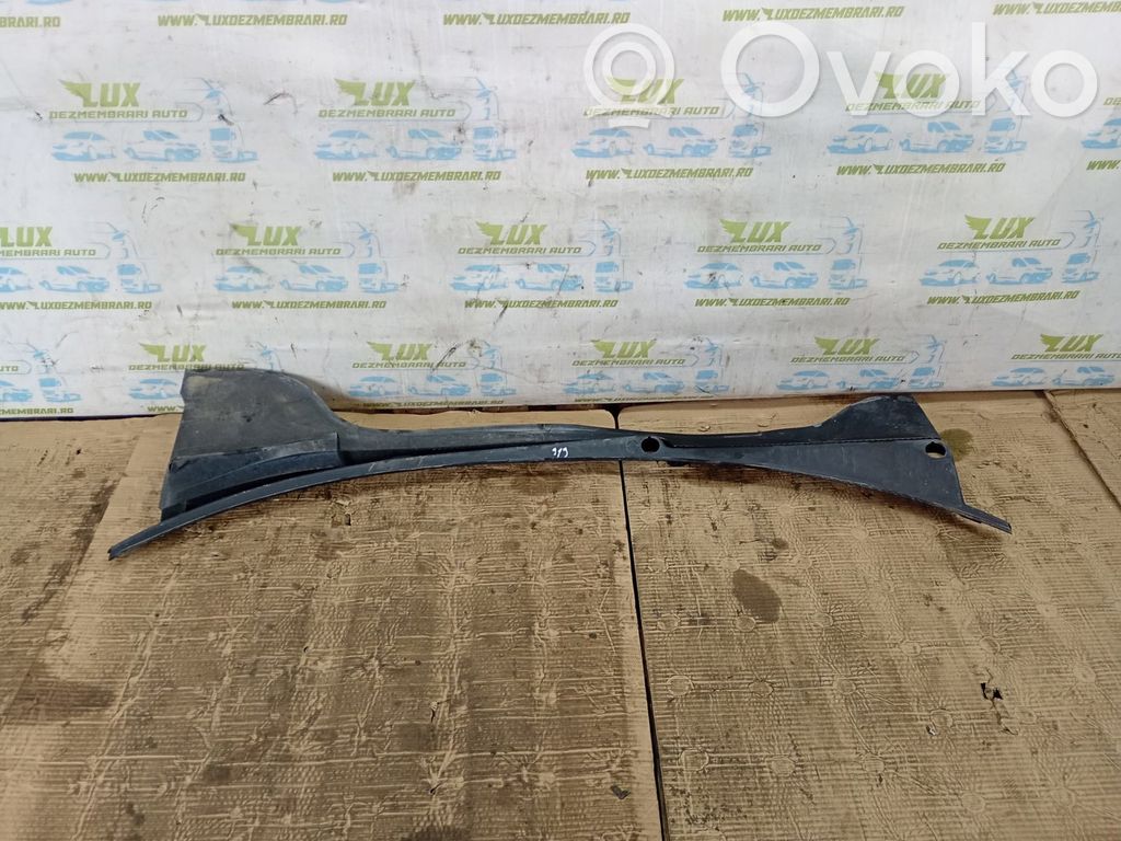 Volkswagen Golf V Wiper trim 