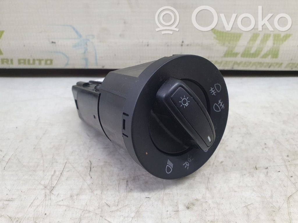 Skoda Rapid (NH) Interruptor de luz 