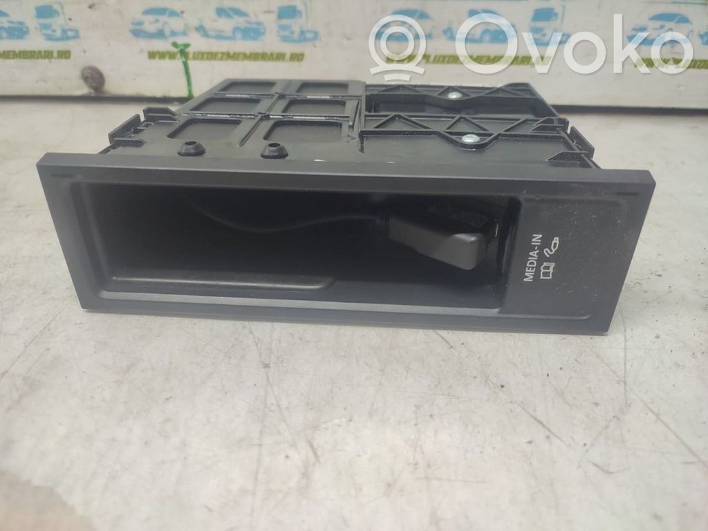 Volkswagen Golf VI Unidad central de control multimedia 