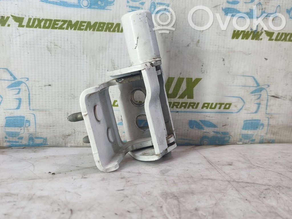 Bisagra superior puerta delantera   864601