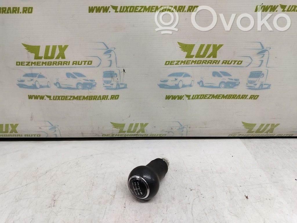 Volkswagen PASSAT B5.5 Drążek / Pokrętło zmiany biegów 