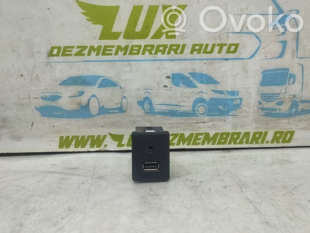 Enchufe conector USB   20874710