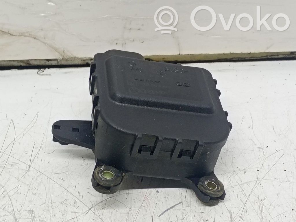 Volkswagen PASSAT B5.5 Actuator/motor clapetă debit aer A/C 