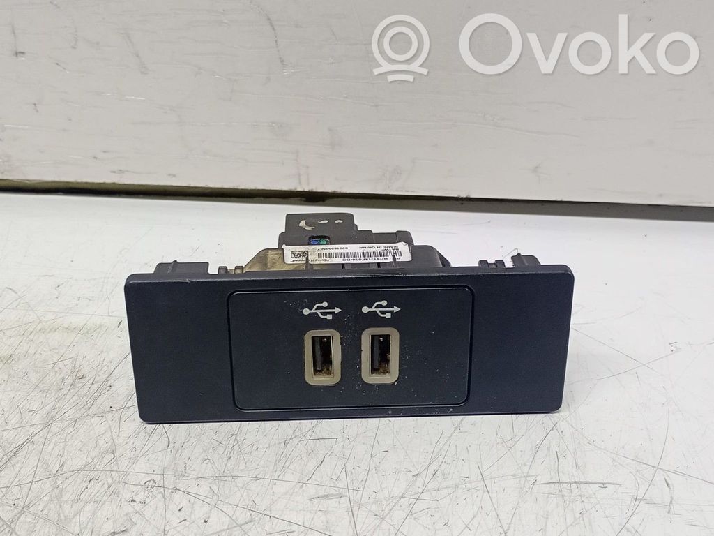 Enchufe conector USB   HC3T14F014BC